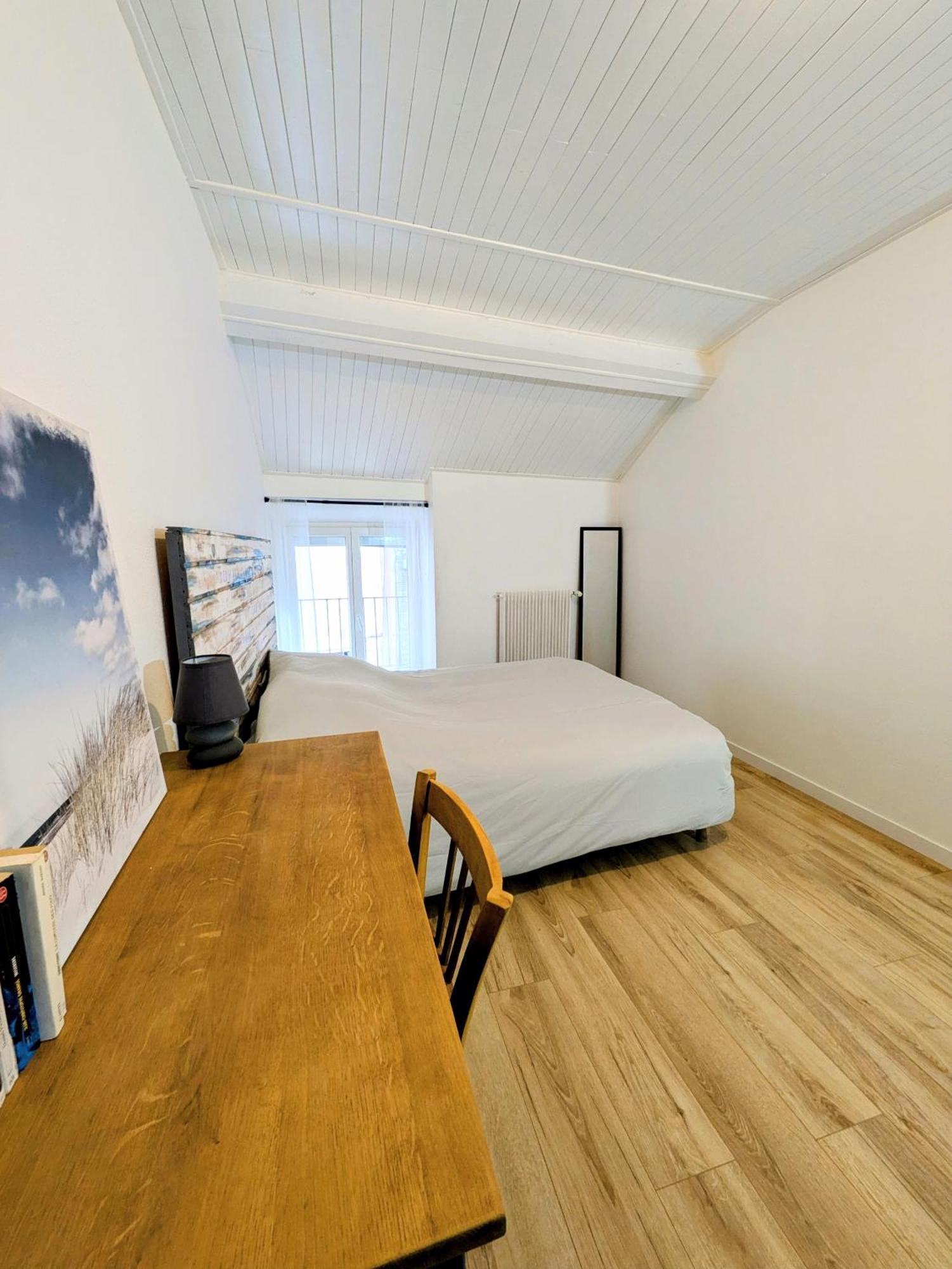 Sous La Tour Apartment Poligny  Exterior foto